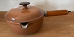 Casserole vintage Le Creuset avec un bec verseur, couvercle., Gietijzer, Zo goed als nieuw, Keramische plaat, Ophalen