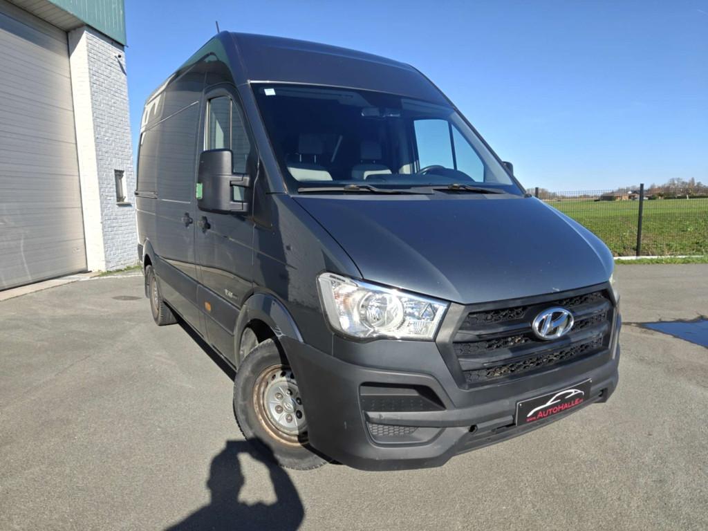 Hyundai H 350 crdi diesel 150pk L2H2 AIRCO -3 zitplaatsen/pl, Auto's, Hyundai, Achterwielaandrijving, Gebruikt, 2497 cc, Parkeersensor