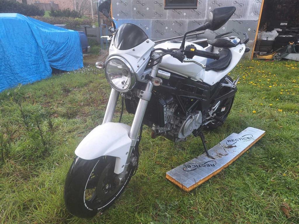 Hyosung GT650 Motocyclette, Motos, Motos | Hyosung, Entreprise, Autre