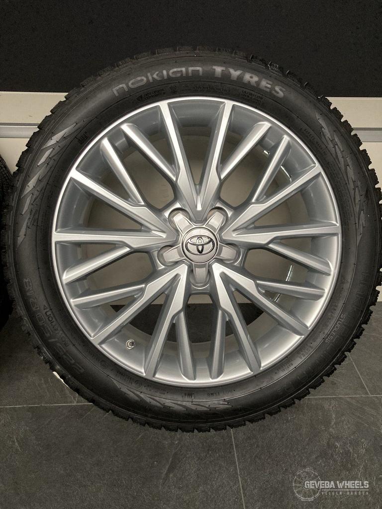 18” originele Toyota Corolla Cross velgen + winterbanden, Pneus et Jantes, Pneus hiver, Véhicule de tourisme, -