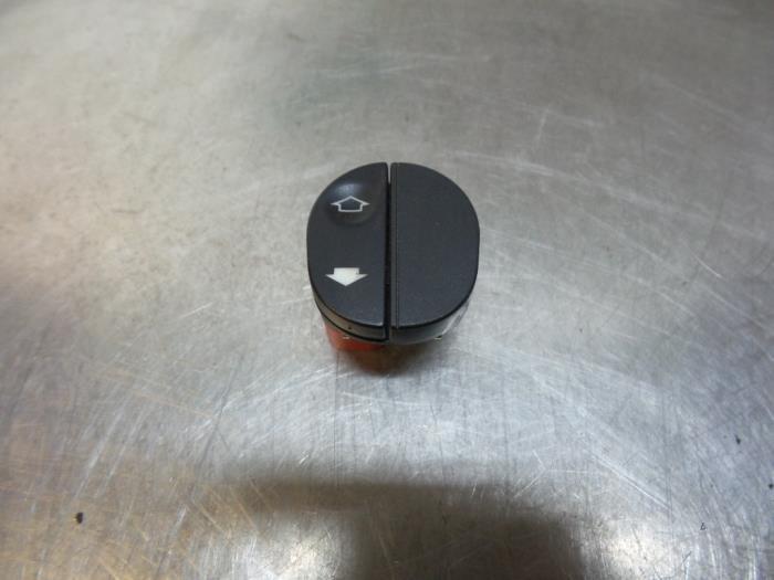 Commutateur vitre électrique d'un Ford Fiesta (Fiesta 02-), Autos : Pièces & Accessoires, Tableau de bord & Interrupteurs, Ford