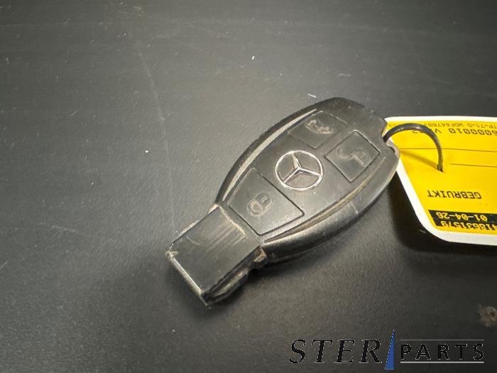 Clé d'un Mercedes Vito, Autos : Pièces & Accessoires, 3 mois de garantie, Utilisé, -, -