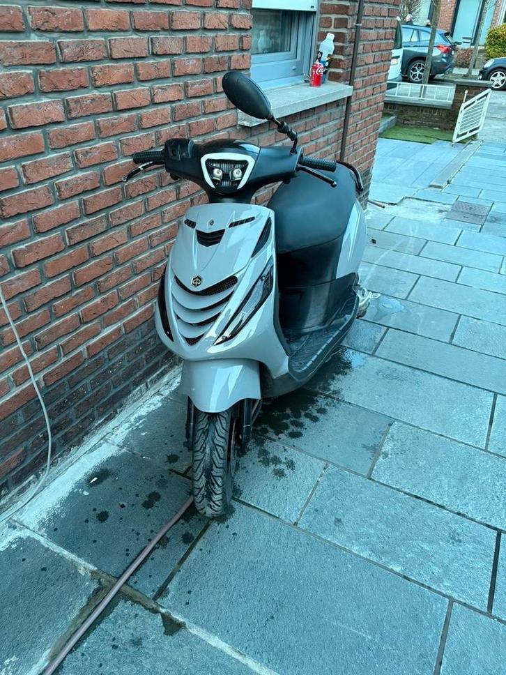 Piaggio zip 2t, Vélos & Vélomoteurs, Scooters | Piaggio, Comme neuf, Zip, Enlèvement ou Envoi
