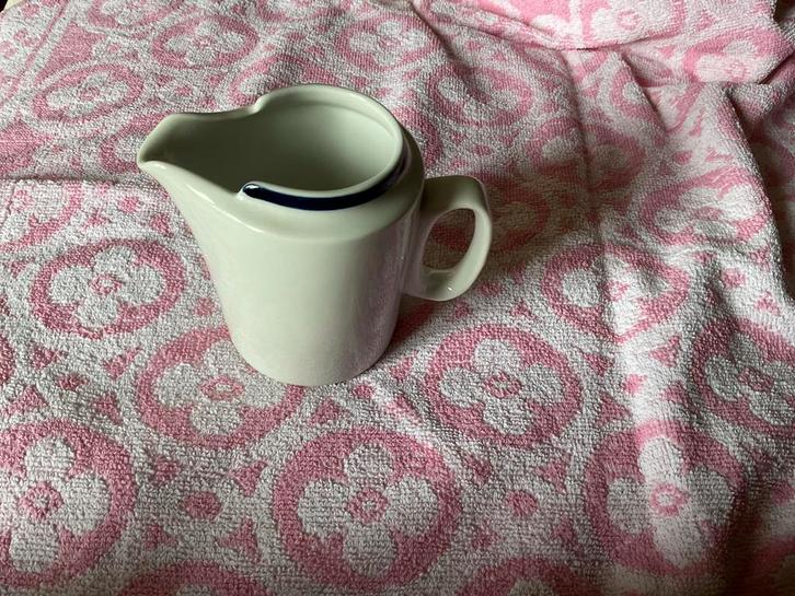 Pot à lait vintage avec bord bleu, Maison & Meubles, Cuisine | Vaisselle, Envoi