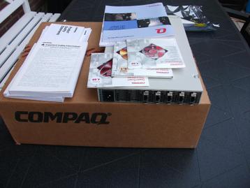 NIEUW en IN DE DOOS Compaq FIBER Channel HUB 7-poorten beschikbaar voor biedingen