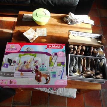 schleich paardenkapsalon+22 paarden beschikbaar voor biedingen