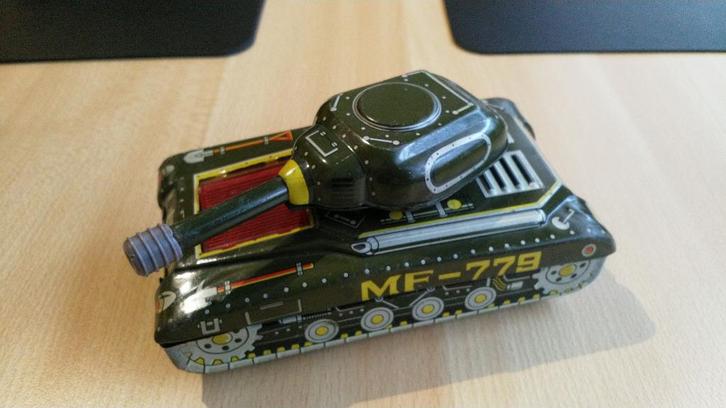 MF-779 Sparkling Tank vintage pressed tin toy, Verzamelen, Speelgoed, Gebruikt, Ophalen of Verzenden