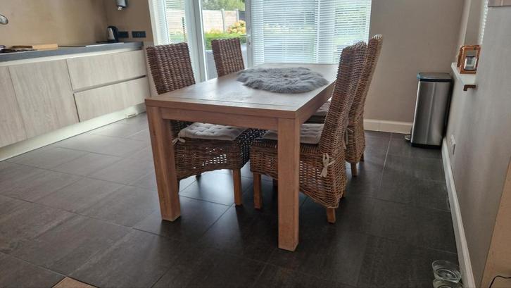 Teak eettafel met 4 rieten / rotan stoelen, Huis en Inrichting, Tafels | Eettafels, Gebruikt, Ophalen