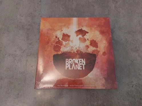 Broken Planet Kickstarter Bordspel, Hobby en Vrije tijd, Gezelschapsspellen | Bordspellen, Nieuw, Een of twee spelers, Drie of vier spelers