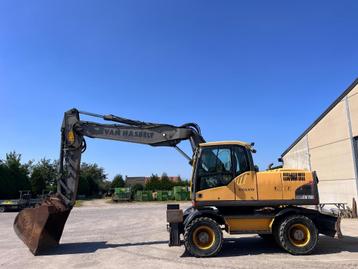 Excavatrice sur pneus Volvo EW180C