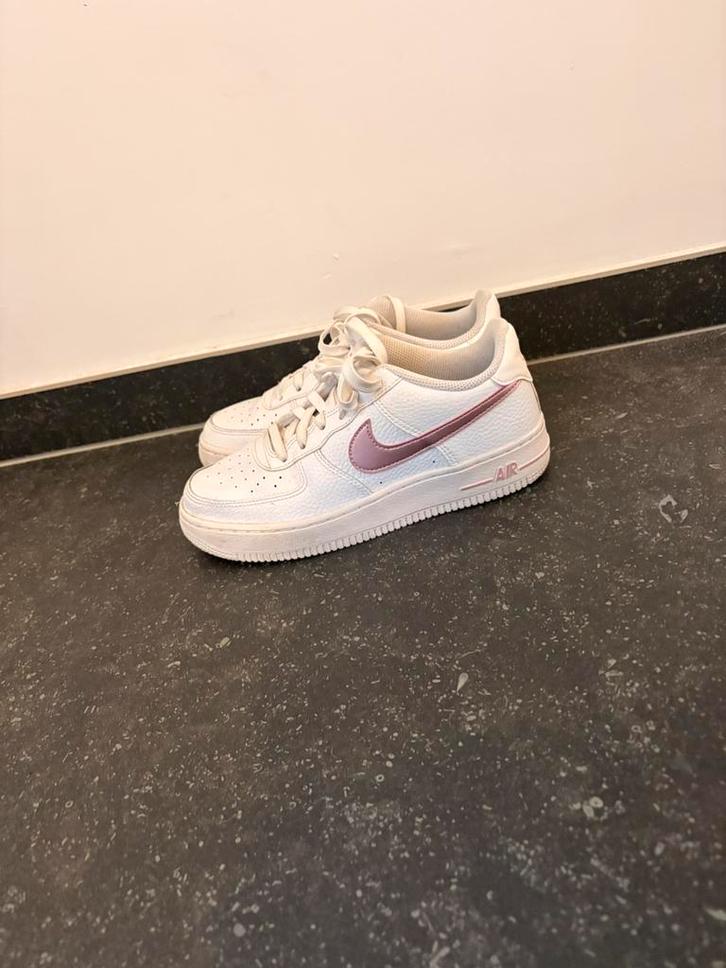 Nike Air Force 1  White Pink Glaze – maat 36,5 –, Kleding | Dames, Schoenen, Zo goed als nieuw, Ophalen of Verzenden