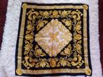 Superbe foulard en soie Versace, Antiquités & Art, Curiosités & Brocante, Enlèvement ou Envoi