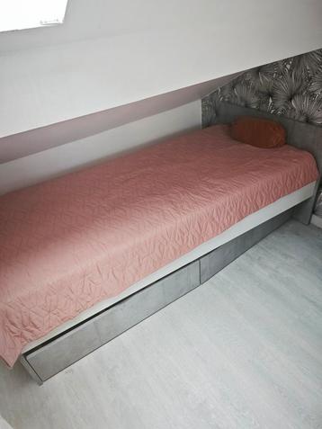 Eenpersoonsbed 0,90x2,00 Inclusief matras + frame beschikbaar voor biedingen