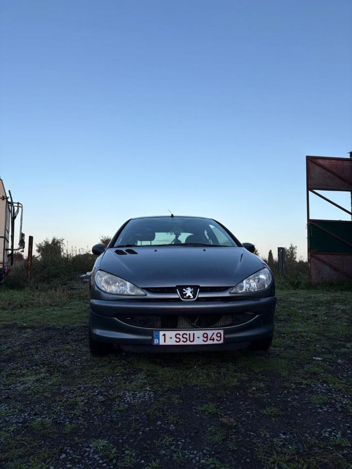PEUGEOT 206 / 2008 / 180.000 km "Zéro frais à prévoir", Auto's, Peugeot, Particulier, ABS, Airbags, Airconditioning, Bluetooth