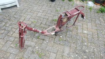 Peugeot 101 102 voor project of voor de voorvork beschikbaar voor biedingen