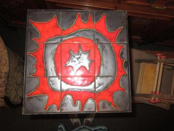 2 vintage bijzettafeltjes beschikbaar voor biedingen