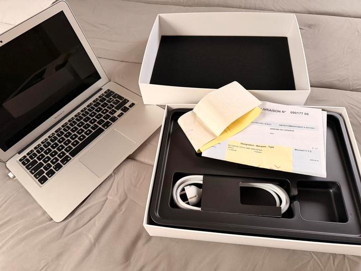 Macbook air 8go de RAM 256go SSD état nikel très peu utilisé, Computers en Software, Apple Macbooks, Zo goed als nieuw, MacBook