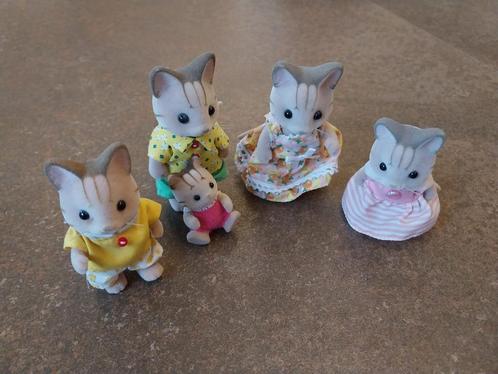 Sylvanian Families famille chat tigré et bébé chat tigré, Kinderen en Baby's, Speelgoed | Poppenhuizen, Zo goed als nieuw, Ophalen
