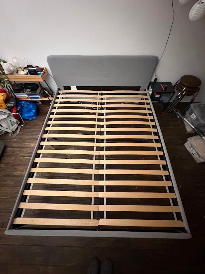 Lit Ikea SLATTUM 160x200, Maison & Meubles, Chambre à coucher | Lits, Utilisé, Deux personnes, 160 cm, 200 cm, Tissu, Gris, Enlèvement