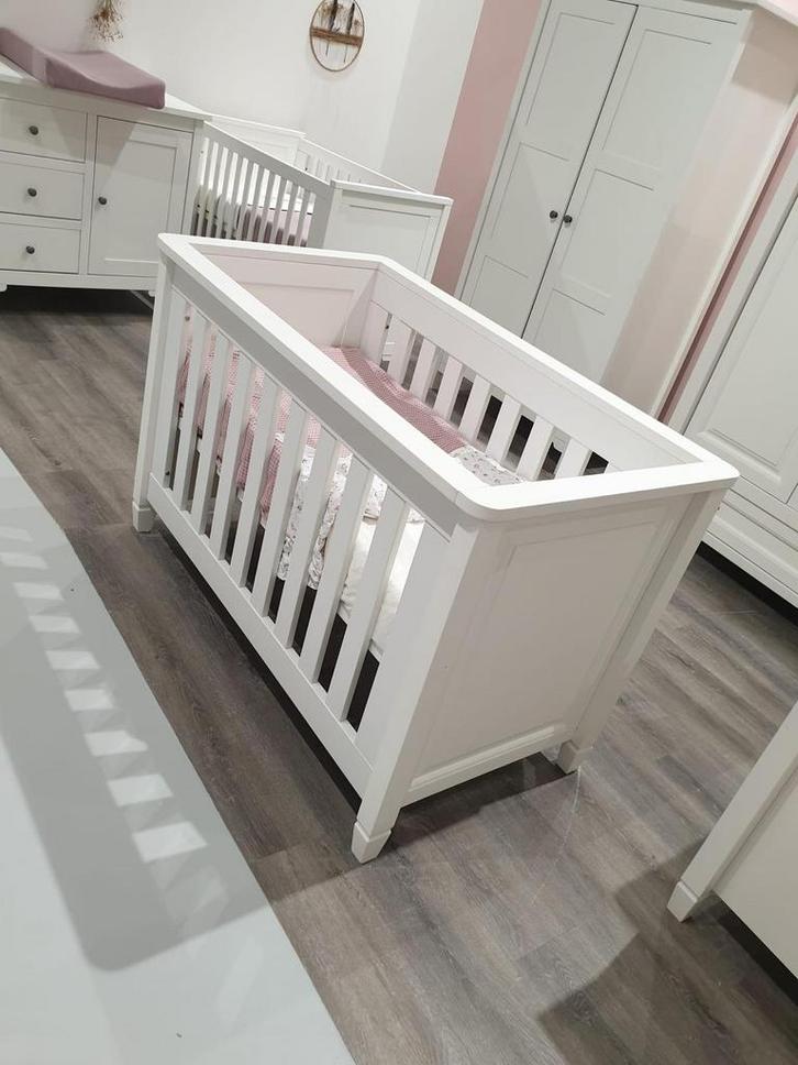 Prachtige babyset te koop, Kinderen en Baby's, Kinderkamer | Bedden, Zo goed als nieuw, 140 tot 160 cm, Minder dan 70 cm, Matras
