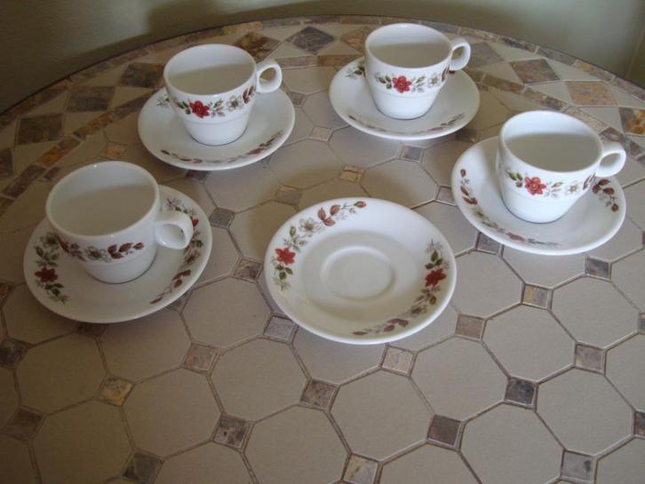 4 mokka kopjes (Bavaria) +5 bijhorende bordjes - perf.staat, Antiek en Kunst, Curiosa en Brocante, Ophalen of Verzenden