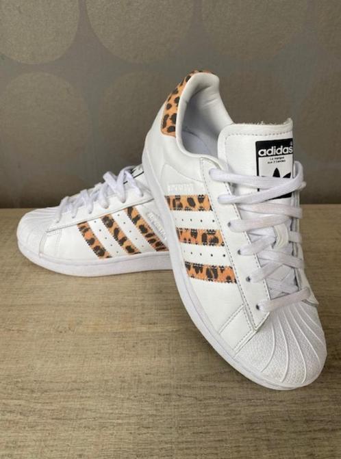 ADIDAS ORIGINALS Superstar sneakers in wit/leopard maat 37 1, Kleding | Dames, Schoenen, Zo goed als nieuw, Sneakers, Wit, Ophalen of Verzenden