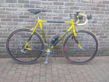 Vélo de route Eric Vanderaerden, cadre en carbone. 