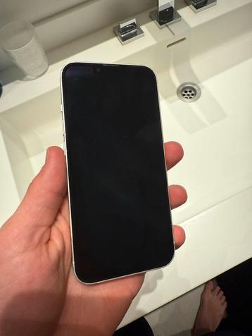 IPhone 14 wit beschikbaar voor biedingen