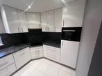 Keuken in goede staat met toestellen, Huis en Inrichting, Keuken | Complete keukens, Ophalen, Gebruikt, Zwart, Hoekkeuken