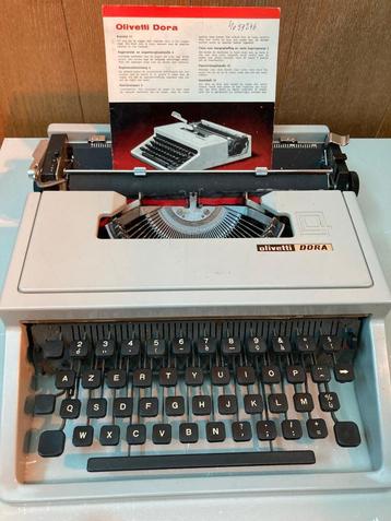 Olivetti Dora typemachine + doos beschikbaar voor biedingen