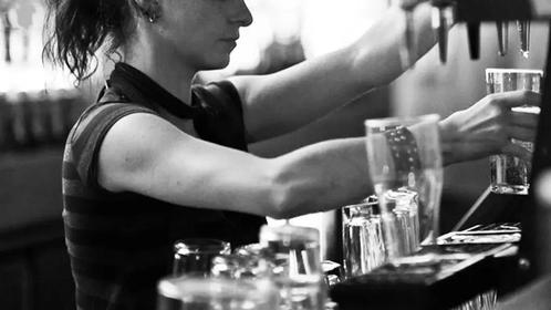 Bar Medewerker (m/v/x), Vacatures, Vacatures | Horeca en Traiteur, Vanaf 1 jaar, Vast contract