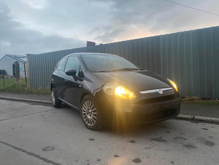 Fiat punto EVO, Autos, Fiat, Particulier, Punto EVO, ABS, Airbags, Air conditionné, Bluetooth, Verrouillage central, Vitres électriques