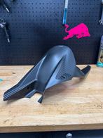 KTM Superduke 1290 R & GT Akrapovic carbon spatbord, Motoren, Ophalen of Verzenden, Gebruikt