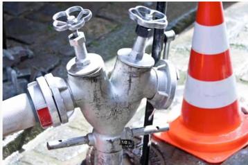 standpijp , hydrant en sleutel beschikbaar voor biedingen