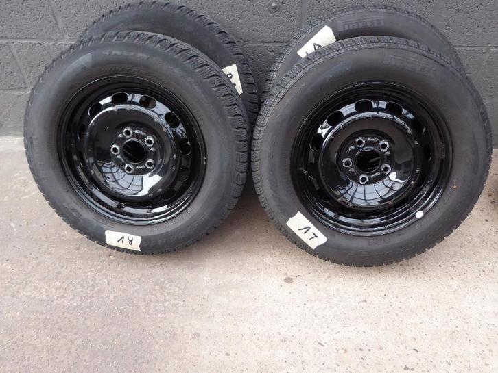 4 Winterbanden en deksels ford focus en C Max., Auto-onderdelen, Banden en Velgen, Velg(en), Winterbanden, Ophalen