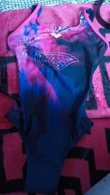 Maillot de bain de marque arena, Enlèvement, Neuf, Taille 36 (S)
