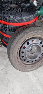 4 winter stalen velgen met banden + deksels + velgenhoezen., Auto-onderdelen, Banden en Velgen, Ophalen, Gebruikt, 16 inch, Banden en Velgen