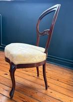 Deux jolies chaises anciennes en bois massif, Maison & Meubles, Chaises, Autres couleurs, Deux, Enlèvement, Utilisé