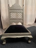 Chaise indienne, Enlèvement