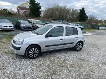 Renault clio 1.2 Essence , Airbag, vitres electriques