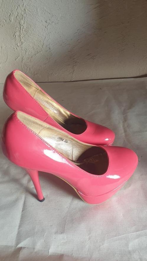 Barbie-roze pumps mt 36, Vêtements | Femmes, Chaussures, Comme neuf, Escarpins, Rose, Enlèvement ou Envoi