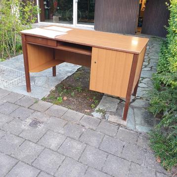 BUREAU VINTAGE beschikbaar voor biedingen