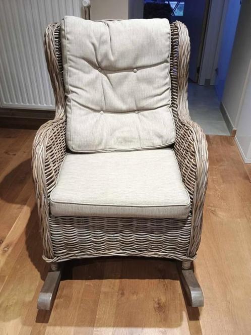Landelijke Schommelstoel, Gevlochten Rotan, Antiek en Kunst, Antiek | Meubels | Stoelen en Sofa's, Ophalen