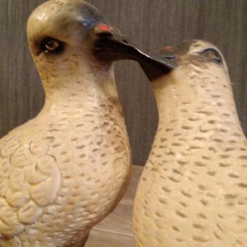 Brocante tortelduifjes in steen/gips  beschikbaar voor biedingen