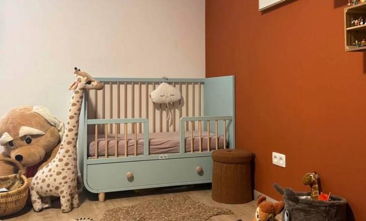 Zeer mooi retro kinderbedje, Kinderen en Baby's, Kinderkamer | Complete kinderkamers, Zo goed als nieuw, Ophalen