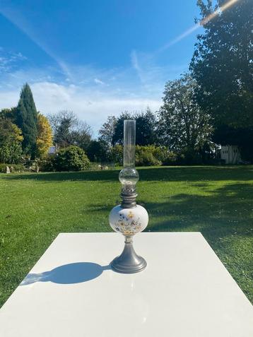 Ancienne lampe à pétrole avec pied en étain, Enlèvement ou Envoi