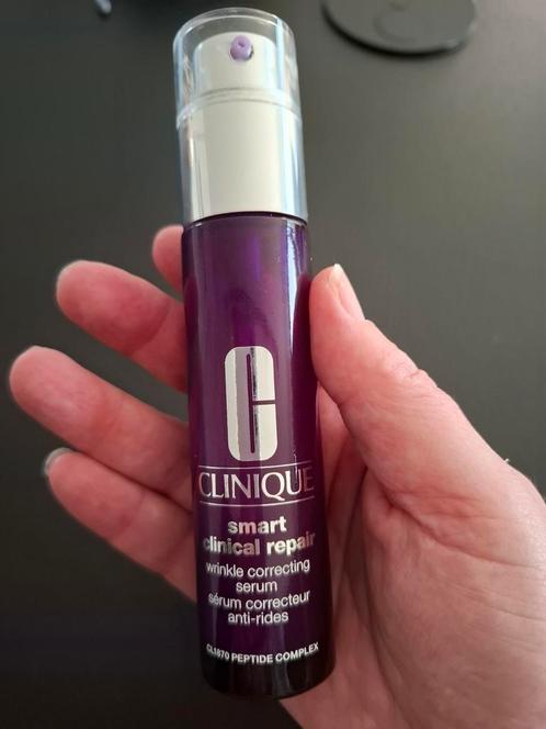 Clinique: wrinkle correcting serum., Handtassen en Accessoires, Uiterlijk | Cosmetica en Make-up, Zo goed als nieuw, Ophalen of Verzenden