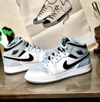 Air Jordan 1 Mid SE ijsblauwe sneakers maat 39, Kleding | Heren, Schoenen, Overige kleuren, Ophalen of Verzenden, Sneakers, Nike air jordan