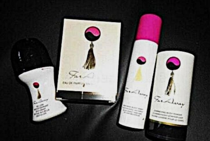 Avon... set van 4 „Far Away” producten, Handtassen en Accessoires, Uiterlijk | Parfum, Nieuw, Ophalen of Verzenden