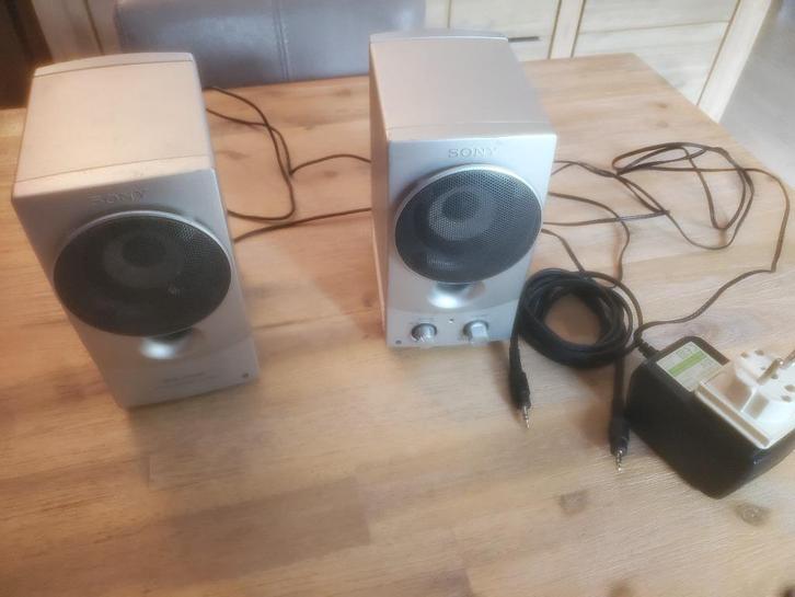 Draagbare luidsprekers van SONY, Audio, Tv en Foto, Luidsprekerboxen, Zo goed als nieuw, Front, Rear of Stereo speakers, Minder dan 60 watt
